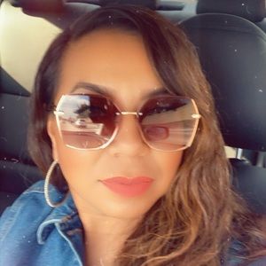 Meet your Posher, Veronica